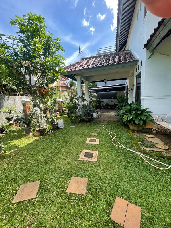 Rumah 2 Lantai Siap Huni dengan Hunian Nyaman dan Asri @Ciputat Timur