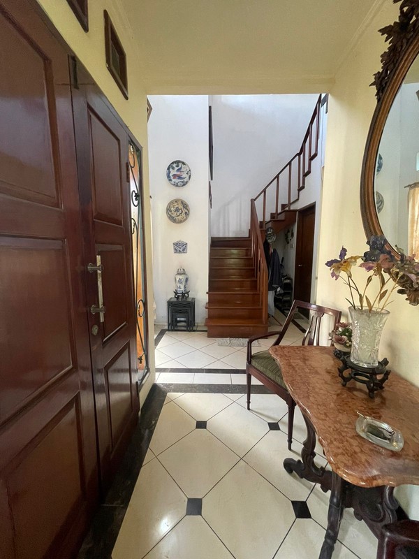 Rumah 2 Lantai Siap Huni dengan Hunian Nyaman dan Asri @Ciputat Timur