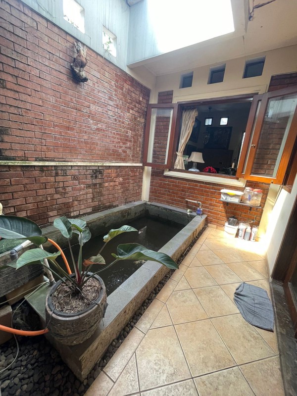 Rumah 2 Lantai Siap Huni dengan Hunian Nyaman dan Asri @Ciputat Timur