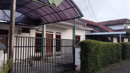 Best Investment! Rumah Besar di Jalan Raya Lembang - Lokasi Dekat Tempat Wisata & View Pegunungan