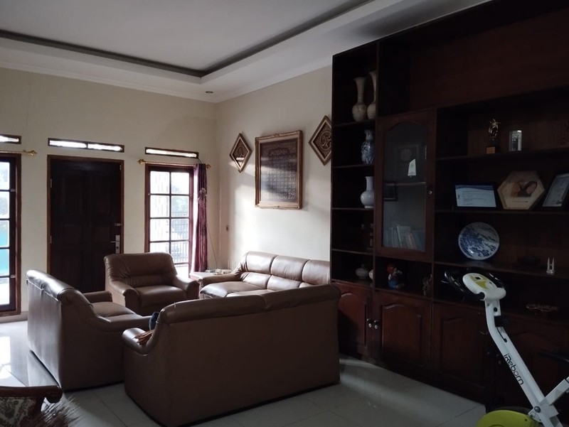 Best Investment! Rumah Besar di Jalan Raya Lembang - Lokasi Dekat Tempat Wisata & View Pegunungan