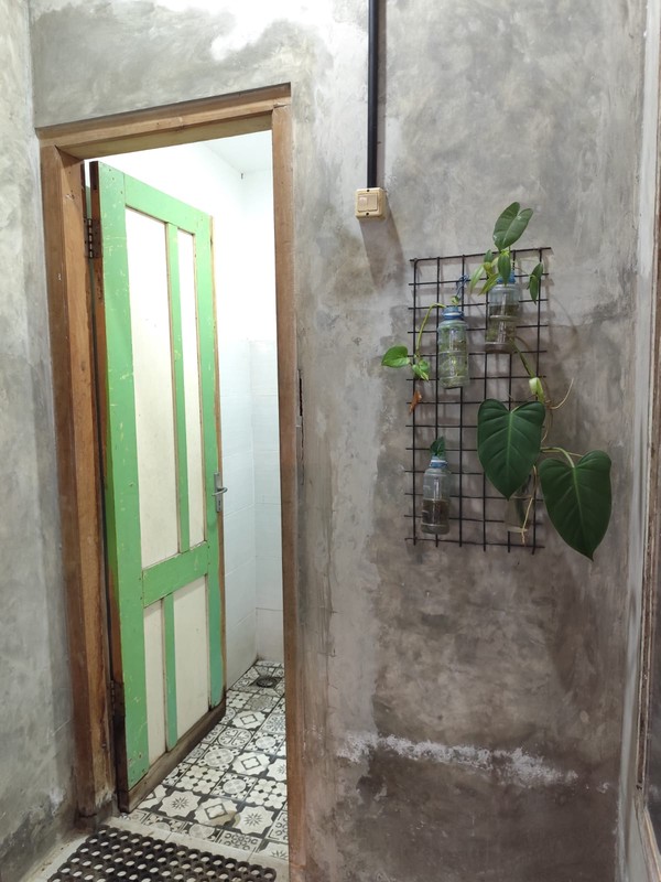 Disewakan Cepat, Ruang Usaha Strategis Di Condong Catur, Sleman 