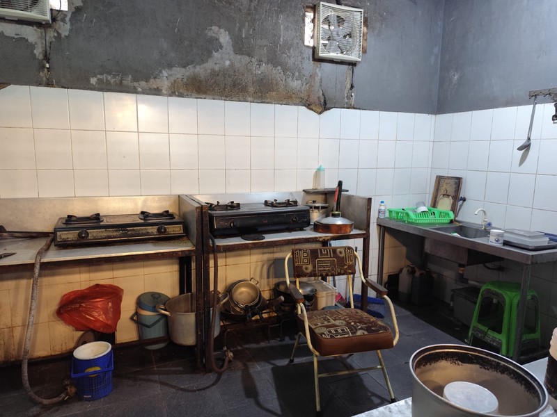 Disewakan Cepat, Ruang Usaha Strategis Di Condong Catur, Sleman 