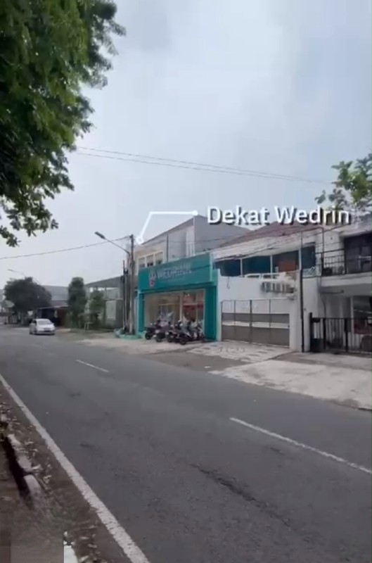 Hitung Rp.17 jt-an/m2 Dijual 525 m2 Rumah Raya Tenggilis Mejoyo - Nol Jalan Raya Komersial Area Cocok Buat Segala Usaha -dekat Alfa Midi , Spbu Shell, Chicco Supermarket , Kampus UBAYA Tenggilis