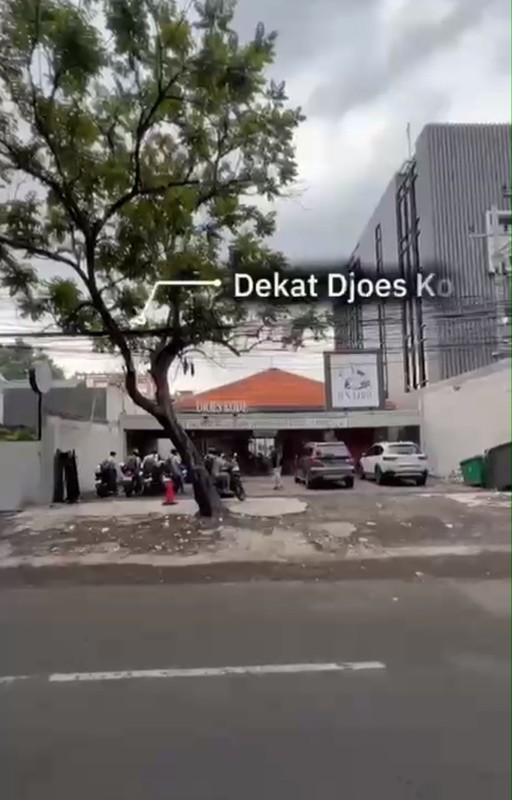 Hitung Rp.17 jt-an/m2 Dijual 525 m2 Rumah Raya Tenggilis Mejoyo - Nol Jalan Raya Komersial Area Cocok Buat Segala Usaha -dekat Alfa Midi , Spbu Shell, Chicco Supermarket , Kampus UBAYA Tenggilis