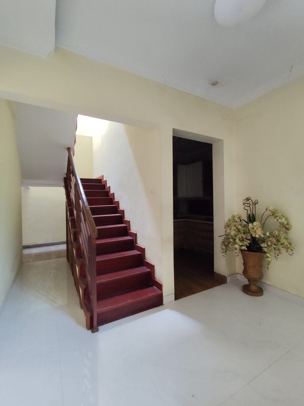 Dijual Rumah Mewah 2 Lantai, Dekat Ugm & Jalan Selokan Mataram