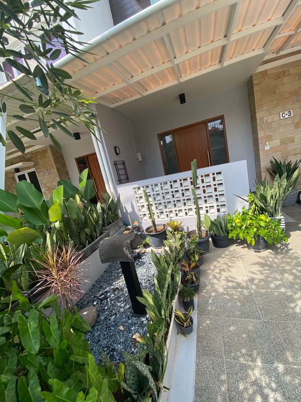 RUMAH MODERN SIAP HUNI DI CIRENDEU AREA