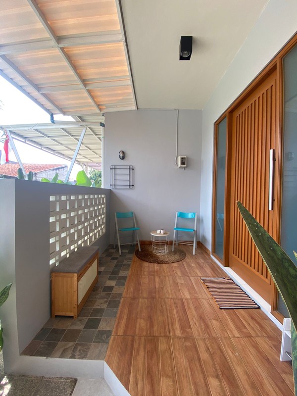 RUMAH MODERN SIAP HUNI DI CIRENDEU AREA