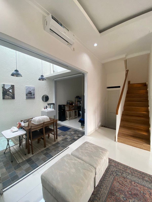 RUMAH MODERN SIAP HUNI DI CIRENDEU AREA