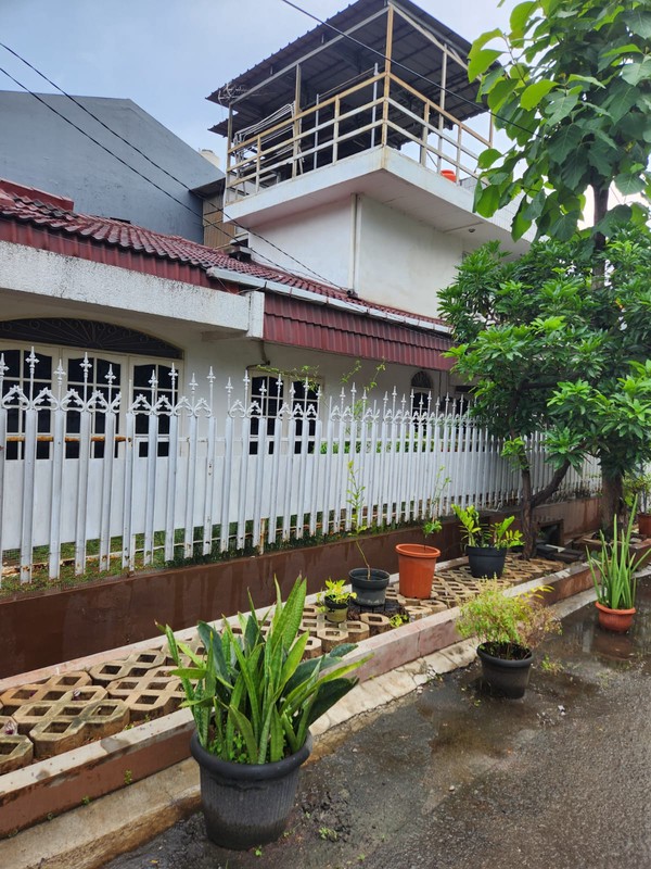 Rumah Hook 3 Lantai di Kelapa Gading Dekat Tol dan LRT