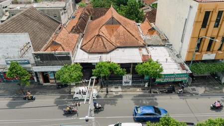 Dijual Tanah & Bangunan  1670 Meter Persegi Di Jl. Brigjen Katamso Lokasi Pusat Bisnis