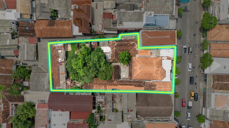 Dijual Tanah & Bangunan  1670 Meter Persegi Di Jl. Brigjen Katamso Lokasi Pusat Bisnis