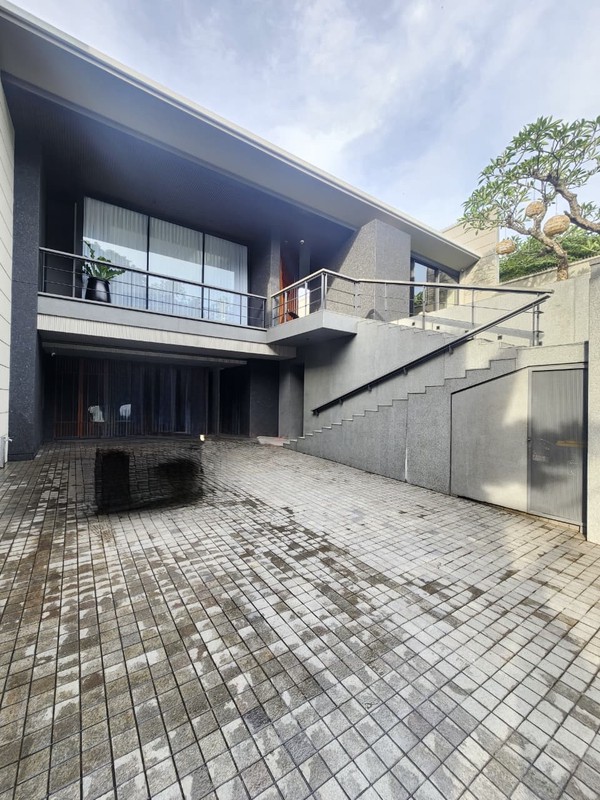 BRAND NEW LUXURIOUS HOUSE AT PONDOK INDAH