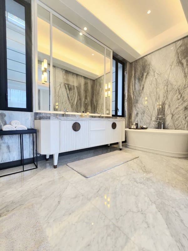 BRAND NEW LUXURIOUS HOUSE AT PONDOK INDAH