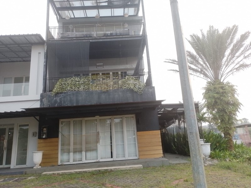 Ruko 3 Lantai di Jungle Land Avenue Sentul Jawa Barat
