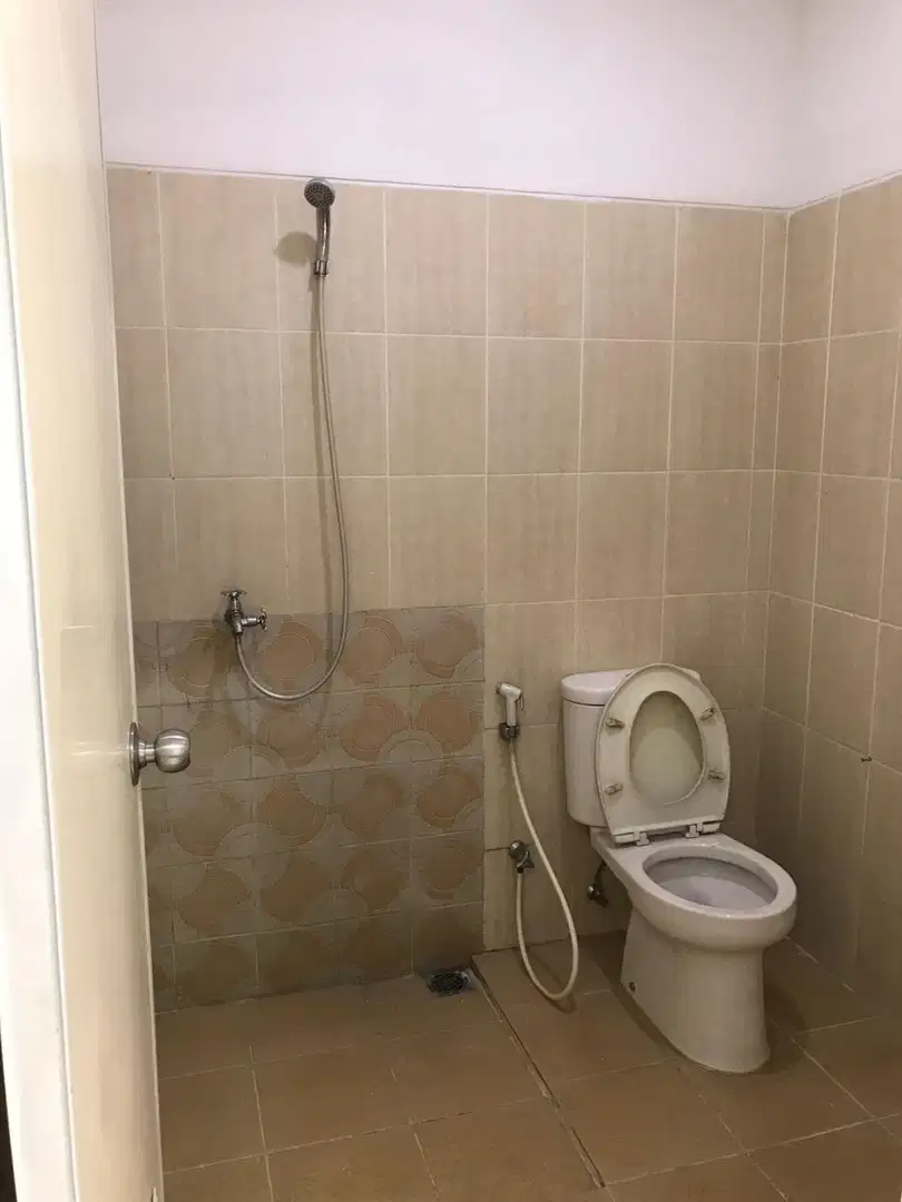 Termurah. Rumah Modern cluster Trimezia, Gading Serpong