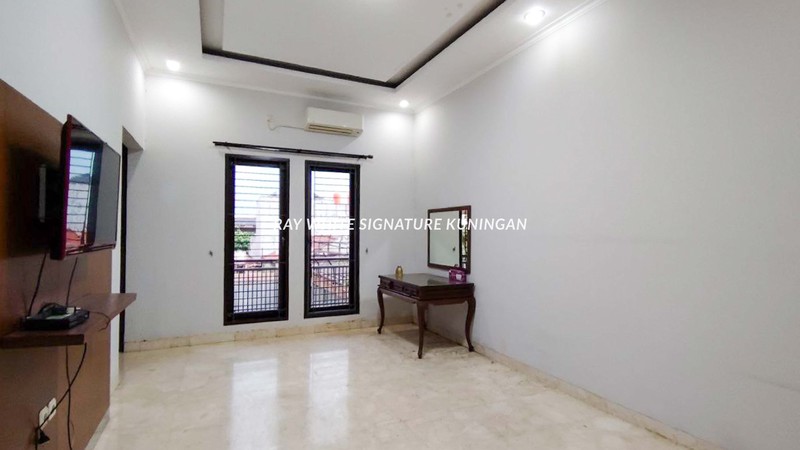 Disewakan Rumah 2 Lantai Townhouse Tanjung Barat