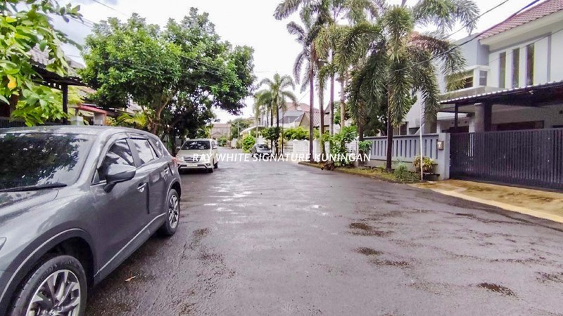 Disewakan Rumah 2 Lantai Townhouse Tanjung Barat