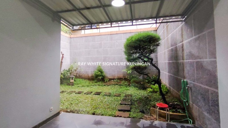 Disewakan Rumah 2 Lantai Townhouse Tanjung Barat