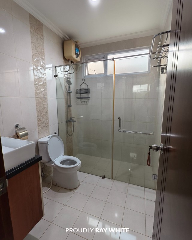 Rumah Hoek Badan di ICON COSMO BSD City, ready untuk cat lovers