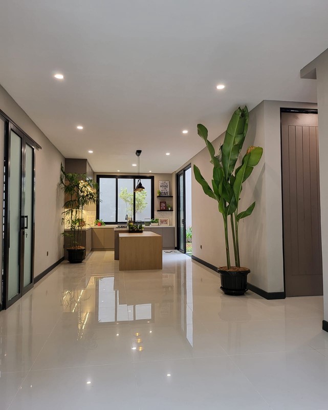 Rumah baru di BSD City, dekat Pintu Tol dan stasiun kereta Rawabuntu siap huni banget