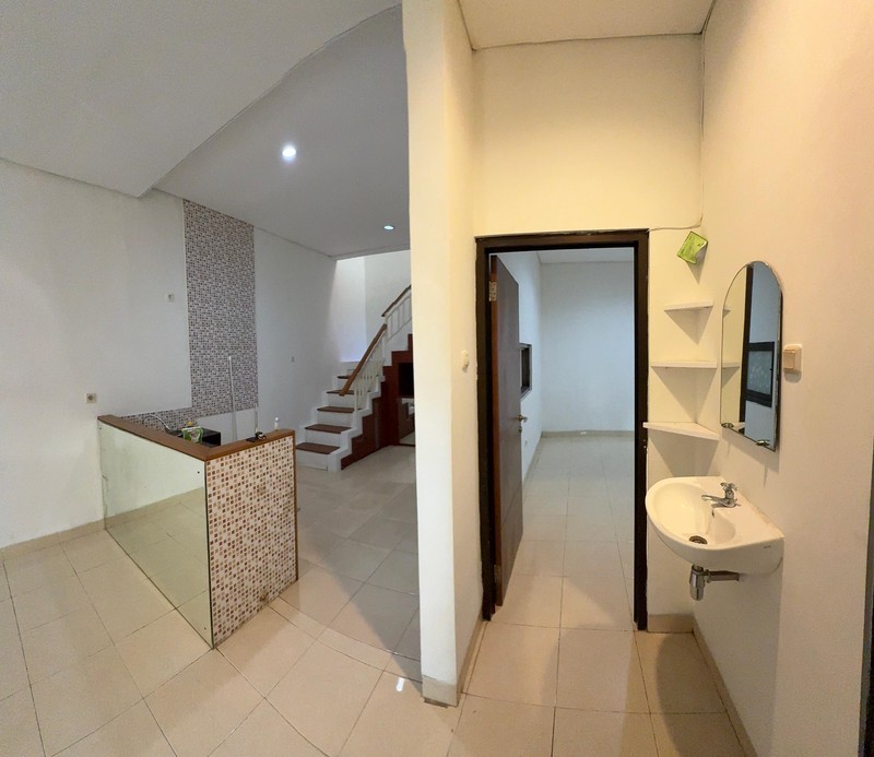 Hunian Minimalis dalam Komplek One Gate System Dekat Akses Tol Limo