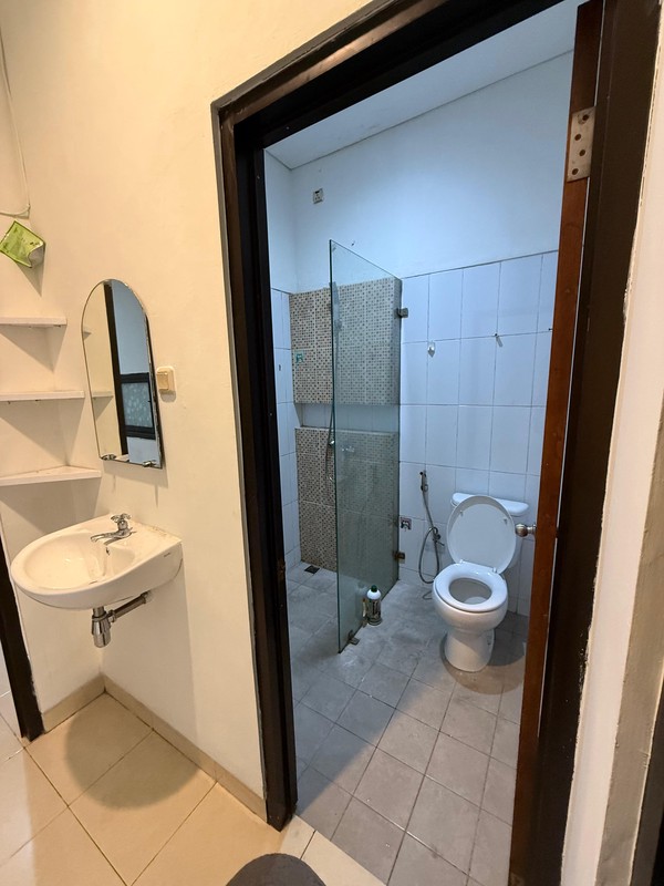 Hunian Minimalis dalam Komplek One Gate System Dekat Akses Tol Limo