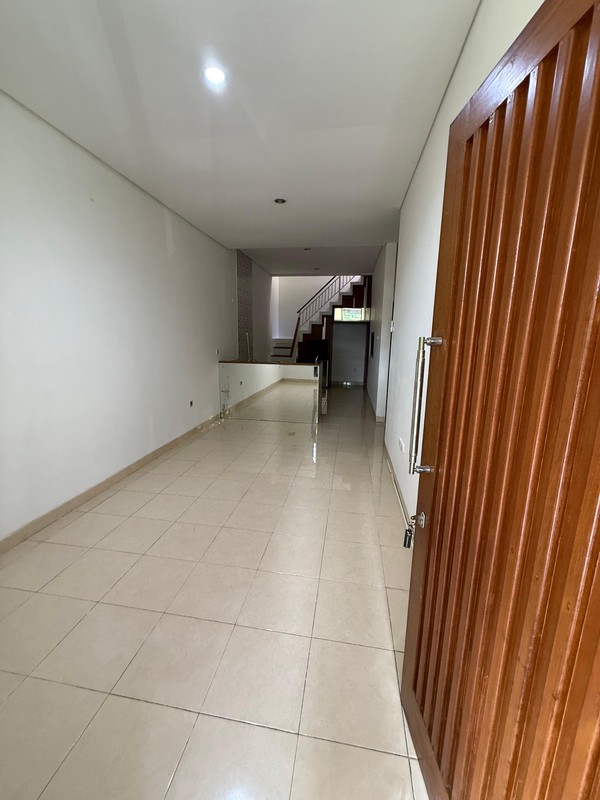 Hunian Minimalis dalam Komplek One Gate System Dekat Akses Tol Limo