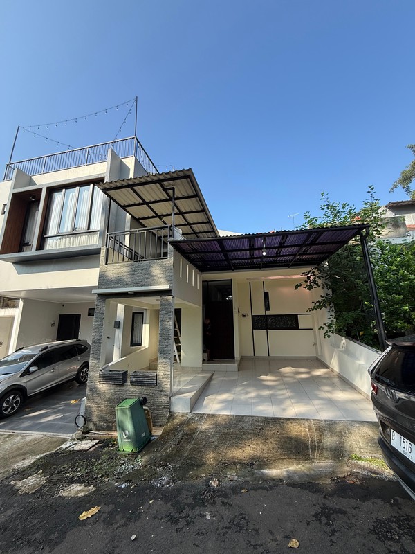 Hunian Minimalis dalam Komplek One Gate System Dekat Akses Tol Limo