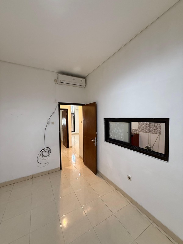 Hunian Minimalis dalam Komplek One Gate System Dekat Akses Tol Limo