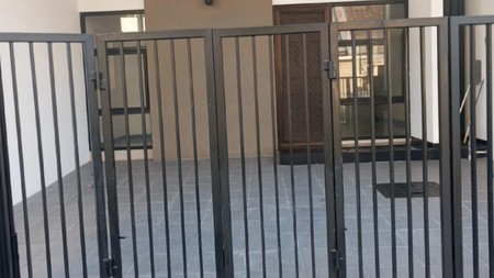 2 Milyar-an Dijual Rumah Baru Pakuwon Indah - Villa Valensia Surabaya Barat Bonus Semi Furnished Dekat Citraland, Pakuwon Mall, Darmo Permai