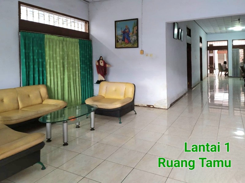 Rumah tua masih kokoh di Tanah Sereal Raya, Tambora. Bisa untuk hunian maupun usaha