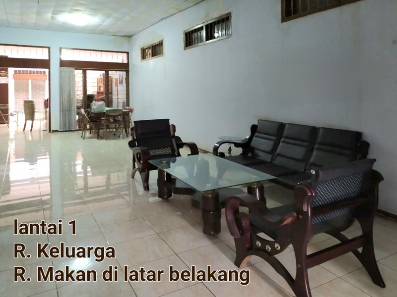 Rumah tua masih kokoh di Tanah Sereal Raya, Tambora. Bisa untuk hunian maupun usaha