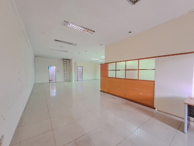 Gedung Kantor di Kembangan Meruya Utara akses mudah ke Puri Indah