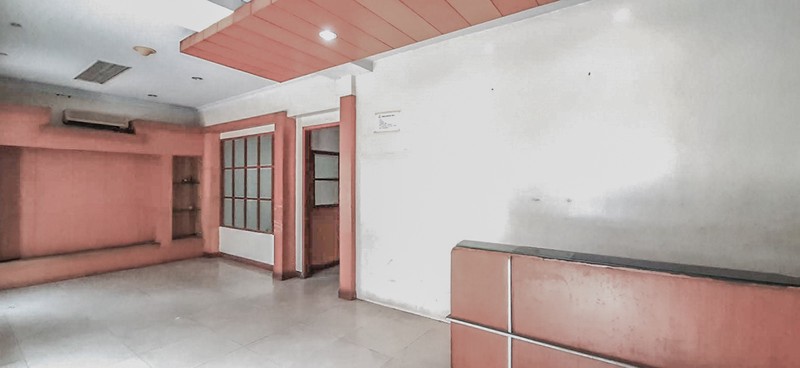 Gedung Kantor di Kembangan Meruya Utara akses mudah ke Puri Indah