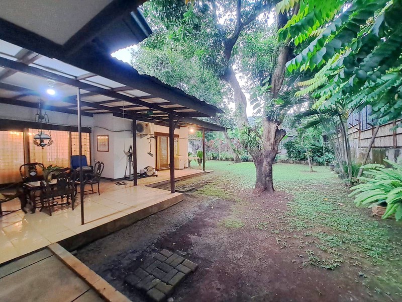 Rumah Mewah di Cilandak Barat dekat Pondok Indah Jagakarsa Kemang