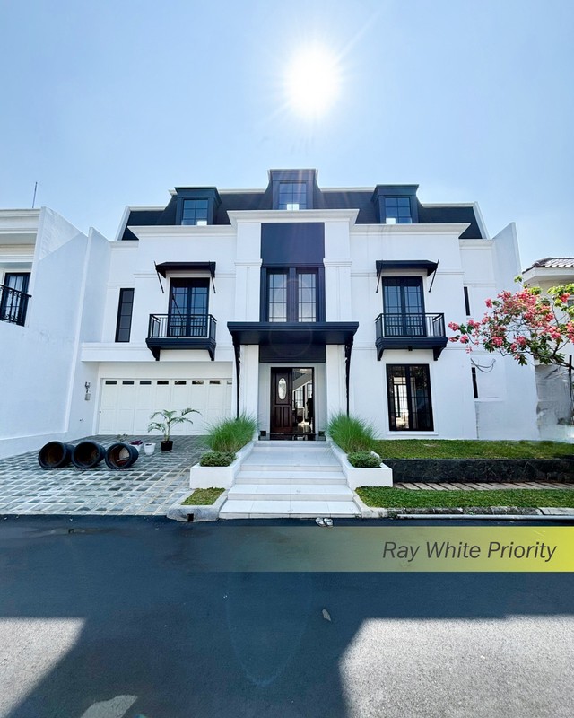 BRAND NEW AMERICAN CLASSIC IN DESIGN AT BINTARO JAYA SEKTOR 9, TANGERANG SELATAN 