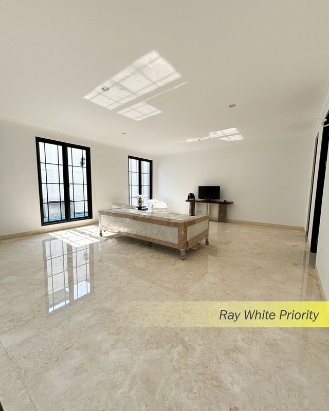 BRAND NEW AMERICAN CLASSIC IN DESIGN AT BINTARO JAYA SEKTOR 9, TANGERANG SELATAN 