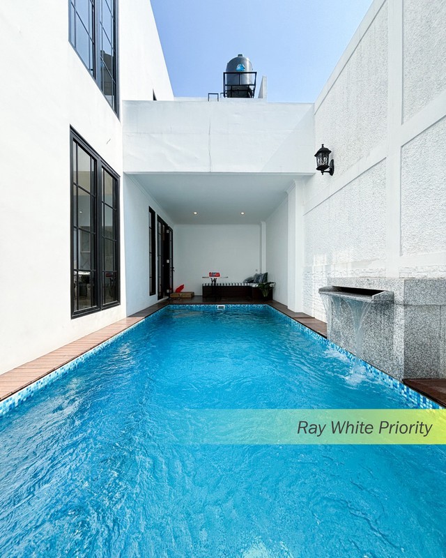 BRAND NEW AMERICAN CLASSIC IN DESIGN AT BINTARO JAYA SEKTOR 9, TANGERANG SELATAN 