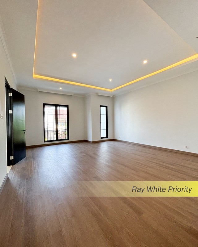 BRAND NEW AMERICAN CLASSIC IN DESIGN AT BINTARO JAYA SEKTOR 9, TANGERANG SELATAN 