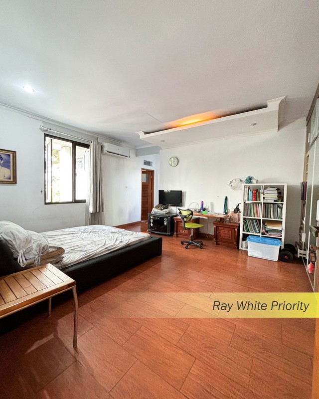 RUMAH CLASSIC SEMIFURNISH SIAP HUNI DI BINTARO JAYA SEKTOR 9, TANGERANG SELATAN #CH