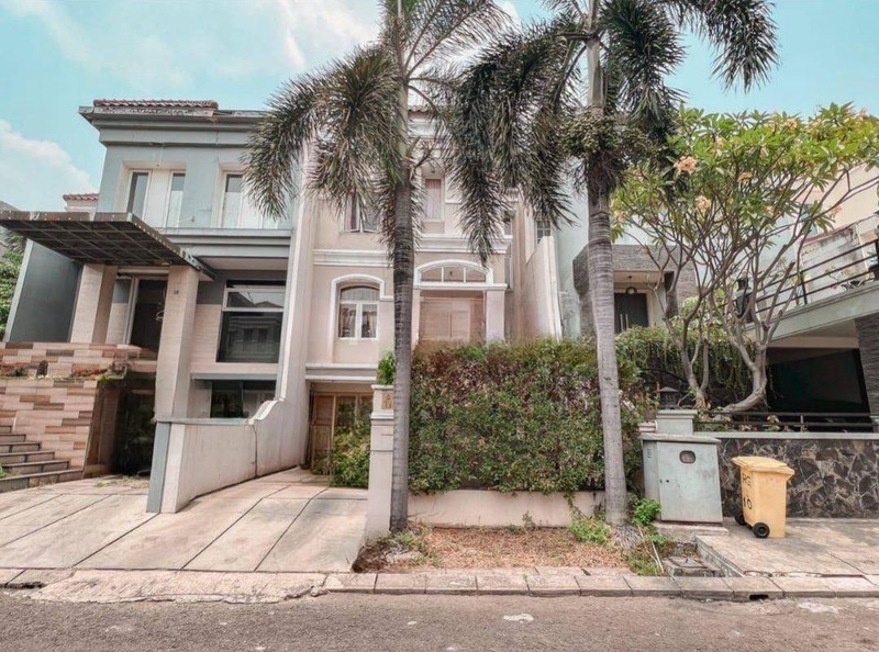 Rumah 2Lantai di Komplek Perumahan Permata Mediterania Jakarta Selatan