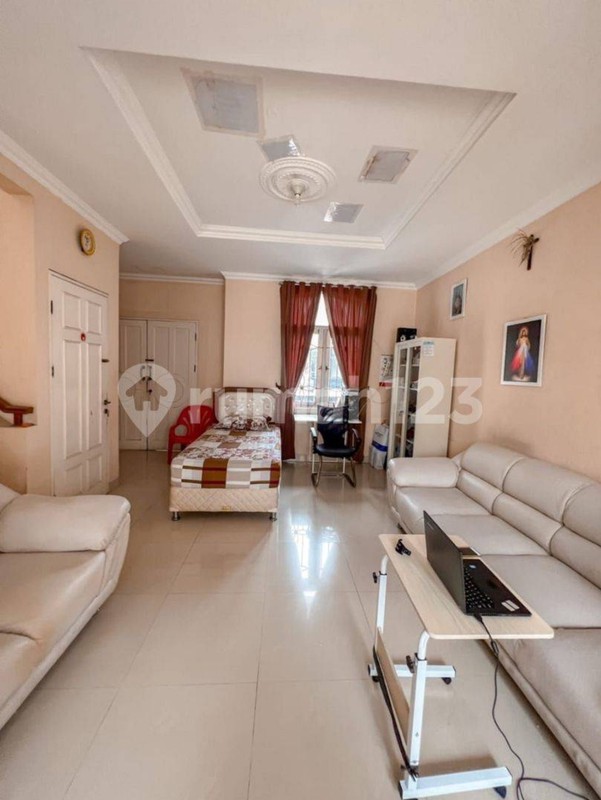 Rumah 2Lantai di Komplek Perumahan Permata Mediterania Jakarta Selatan