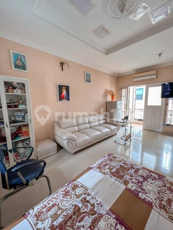 Rumah 2Lantai di Komplek Perumahan Permata Mediterania Jakarta Selatan