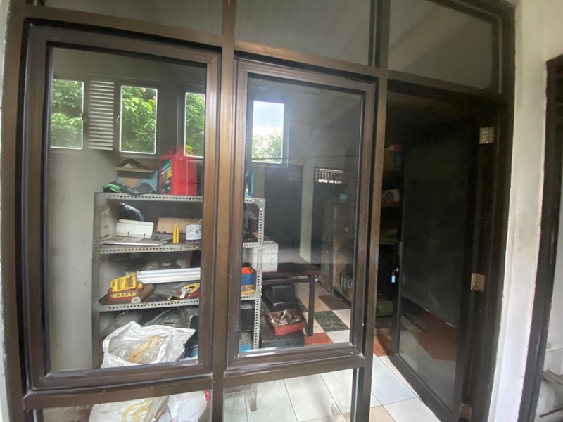 Gudang - Bengkel Lokasi Strategis di  Bintaro, Jakarta Selatan