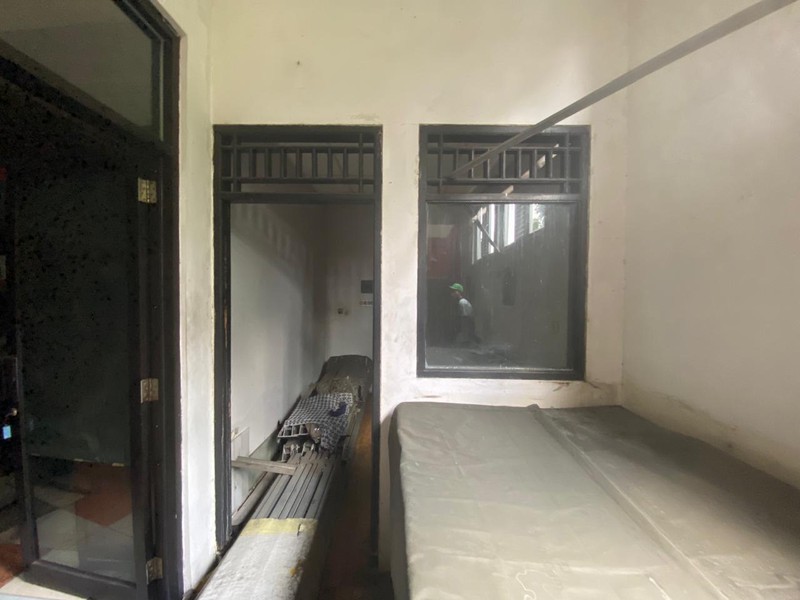 Gudang - Bengkel Lokasi Strategis di  Bintaro, Jakarta Selatan