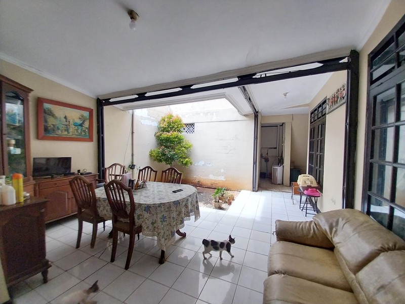 Rumah Hitung Tanah Area Cipete