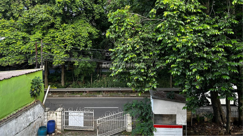 Rumah Komersil Di Jl Adiaksa Raya Lebak Bulus Jakarta Selatan Harga dekat NJOP Untuk Usaha Kuliner Guest House