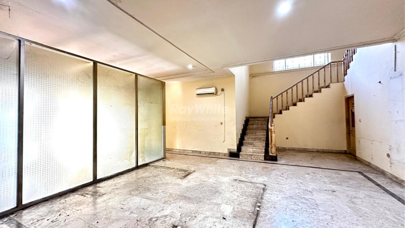 Rumah Komersil Di Jl Adiaksa Raya Lebak Bulus Jakarta Selatan Harga dekat NJOP Untuk Usaha Kuliner Guest House