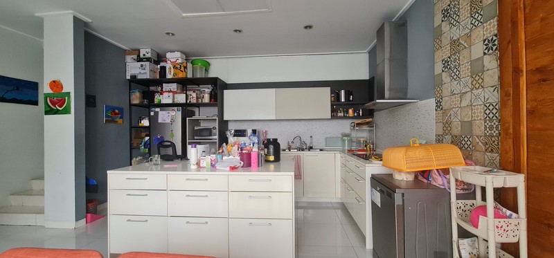 Rumah Langka di Foresta BSD, Depan  kolam renang Cluster